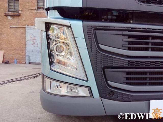 进口卡车界的网红 沃尔沃FM500马力牵引车实拍 - 第5张 - 提加商用车网 进口卡车界的网红 沃尔沃FM500马力牵引车实拍 - 第5张