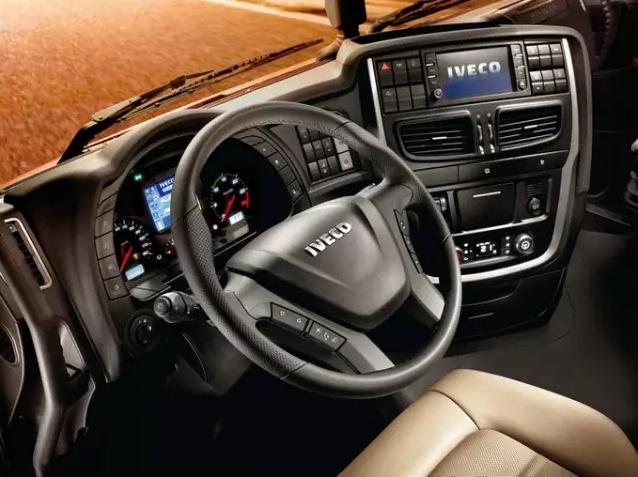 真“壕” 这家物流公司一口气购入4辆进口依维柯卡车 - 第5张 - 提加商用车网 真“壕” 这家物流公司一口气购入4辆进口依维柯卡车 - 第5张