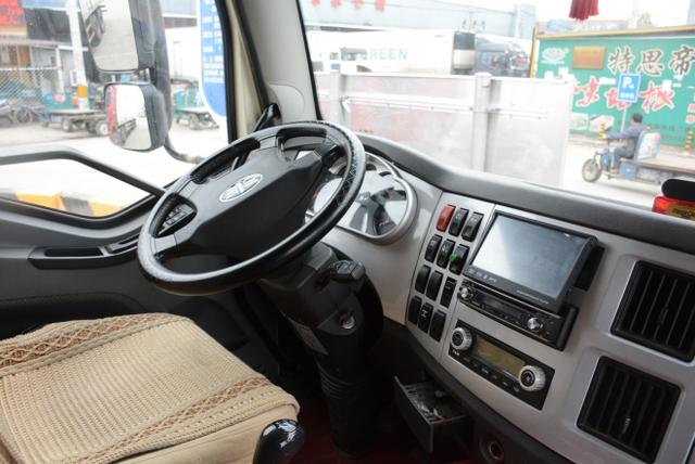 给人开车也很辛苦?运营两年的解放J6 8X4冷藏车实拍 - 第8张 - 提加商用车网 给人开车也很辛苦?运营两年的解放J6 8X4冷藏车实拍 - 第8张