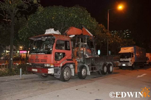 经典的日系卡车这里都有？ 香港街头某货运停车场实拍 - 第2张