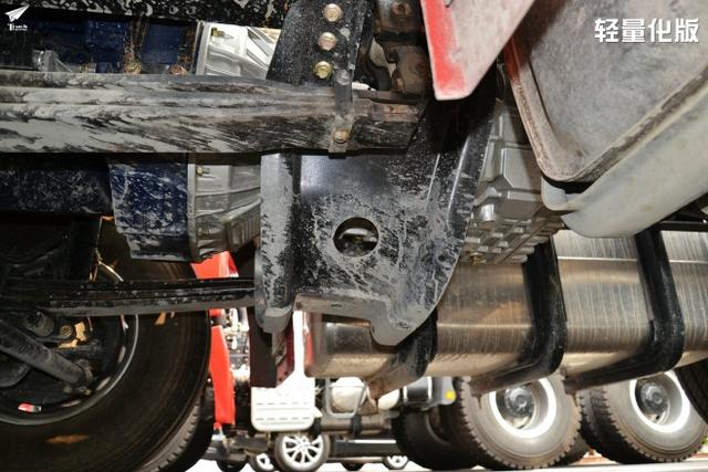 底盘配置差异大 两款同外观徐工汉风牵引车对比评测 - 第10张 - 提加商用车网 底盘配置差异大 两款同外观徐工汉风牵引车对比评测 - 第10张