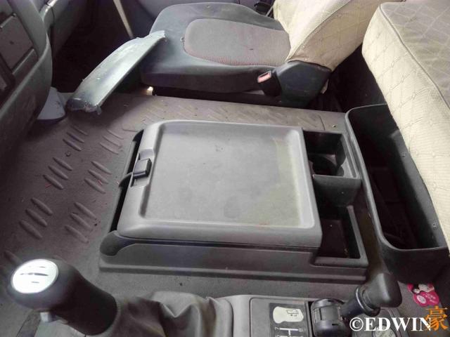 霸龙507的原型车 接近报废的雷诺Premiun重卡实拍 - 第40张 - 提加商用车网 霸龙507的原型车 接近报废的雷诺Premiun重卡实拍 - 第40张