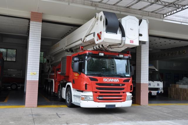 救援高度国内第一?价值2400万的救援卡车实拍 - 第2张 - 提加商用车网 救援高度国内第一?价值2400万的救援卡车实拍 - 第2张