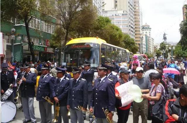 征服南美死亡公路 金龙轻客在玻利维亚占比超四成？ - 第5张