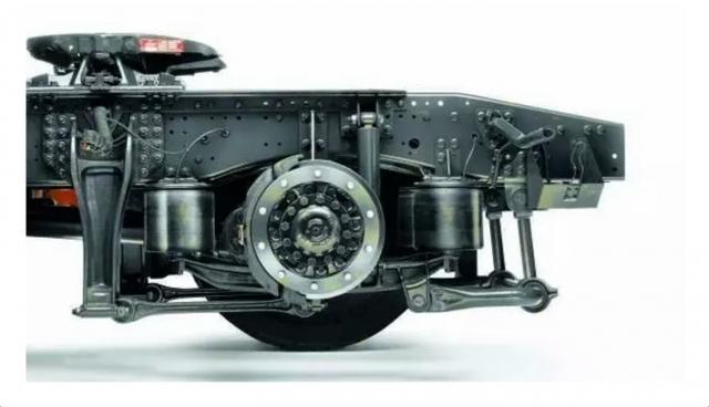 即将亮相广州车展 被依维柯这款进口牵引车配置惊到了 - 第6张 - 提加商用车网 即将亮相广州车展 被依维柯这款进口牵引车配置惊到了 - 第6张