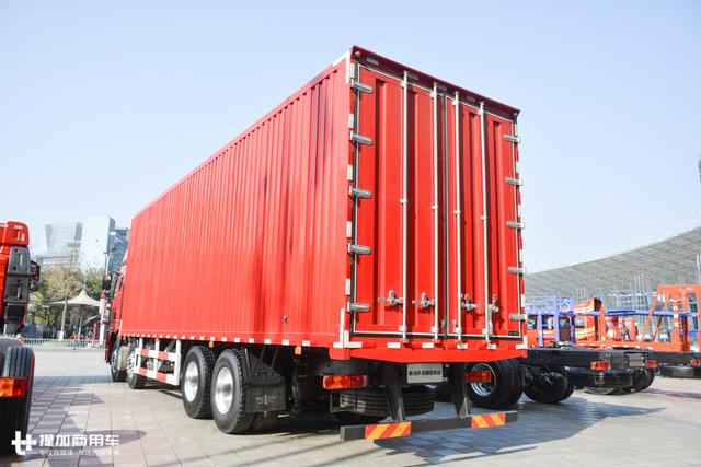 同样的9米6货箱能多拉一吨货?解放J6P前四后八载货车配置很到位 - 第10张 - 提加商用车网 同样的9米6货箱能多拉一吨货?解放J6P前四后八载货车配置很到位 - 第10张
