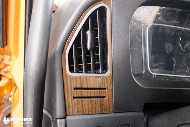驾驶室加长加宽,内饰更高级,2018升级版华菱汉马H7牵引车详解 - 第5张 - 提加商用车网 驾驶室加长加宽,内饰更高级,2018升级版华菱汉马H7牵引车详解 - 第5张