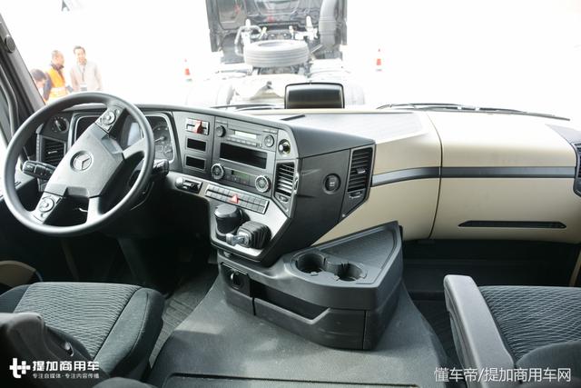 这辆6X4的奔驰Actros牵引车只有一个卧铺,它到底是用来运啥的? - 第6张 - 提加商用车网 这辆6X4的奔驰Actros牵引车只有一个卧铺,它到底是用来运啥的? - 第6张