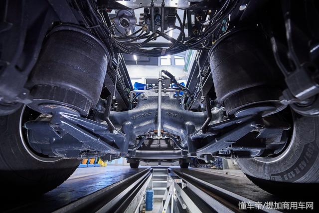 国产电动卡车弯道超车成功？奔驰路试电动重卡续航只有200公里 - 第13张