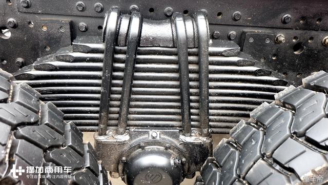 拉120吨时速还能达到80公里？欧曼550马力重载版GTL牵引车实拍