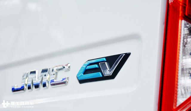 红岩大件车、北奔AMT变速箱重卡领衔,北京车展这些卡车值得一看 - 第6张 - 提加商用车网 红岩大件车、北奔AMT变速箱重卡领衔,北京车展这些卡车值得一看 - 第6张