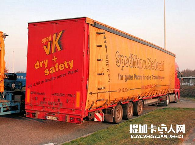 质量轻且装卸货物便利 细品施密茨软篷帘布挂车上装篇