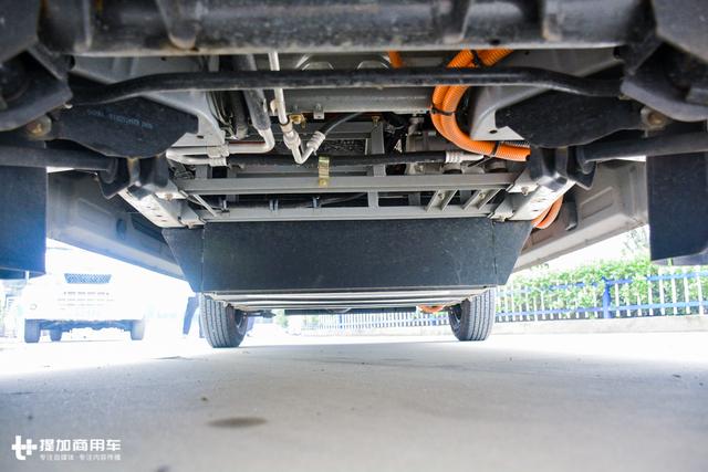 拉货的面包车也流行纯电动了？恒天纯电动面包物流车深度体验评测 - 第8张