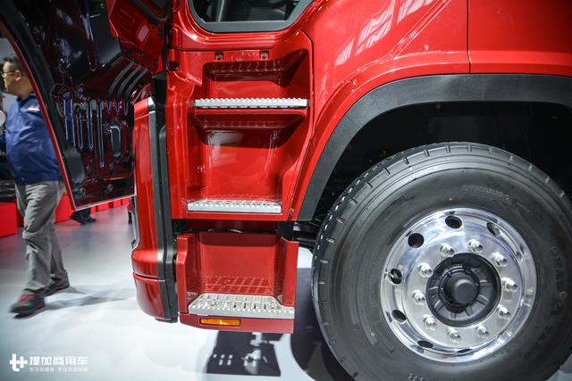诚意呢？40多万的庆铃新款巨咖重卡，车钥匙还不如面包车的 - 第6张