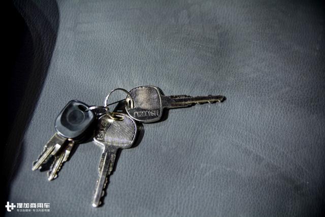 诚意呢？40多万的庆铃新款巨咖重卡，车钥匙还不如面包车的 - 第21张