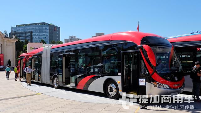 同样是18米公交，不同技术的碰撞，宇通VS银隆您站谁？ - 第1张