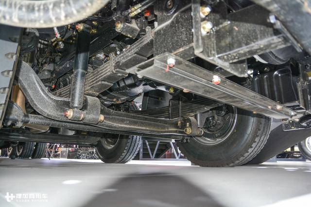 庆铃引进了最帅的五十铃新款重卡,可惜内饰配置太低不够厚道 - 第28张 - 提加商用车网 庆铃引进了最帅的五十铃新款重卡,可惜内饰配置太低不够厚道 - 第28张