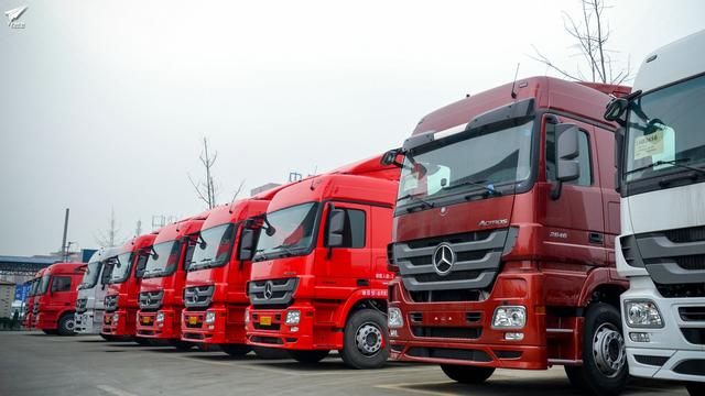 同样60万售价，高配国产卡车和乞丐版进口卡车，你选哪个？ - 第1张