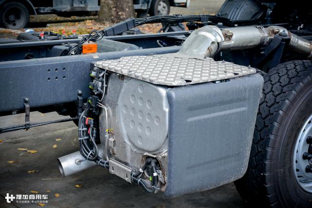 价值几百万，也许是最贵的混凝土泵车底盘，斯堪尼亚5轴卡车实拍 - 第17张