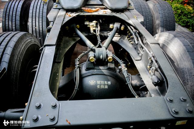 千升大油箱+近一米超宽卧铺？500马力解放新J6P重卡详解 - 第15张