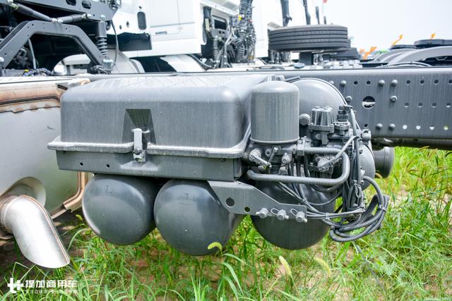 电视转播车为何都用进口卡车底盘？这台奔驰单桥载货车告诉您 - 第28张