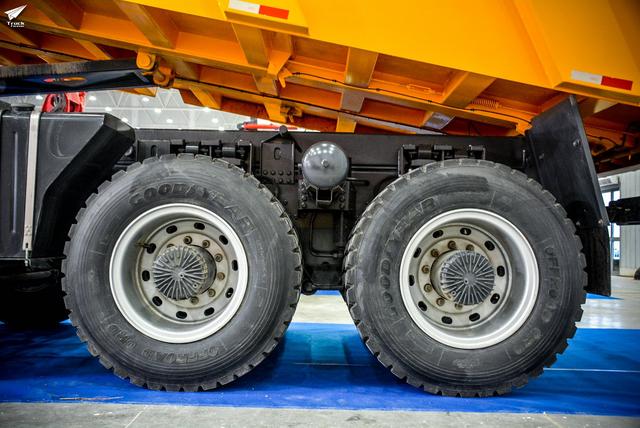 5轴+自动挡，标载60吨，据说这是国内能买到的最牛自卸车 - 第8张