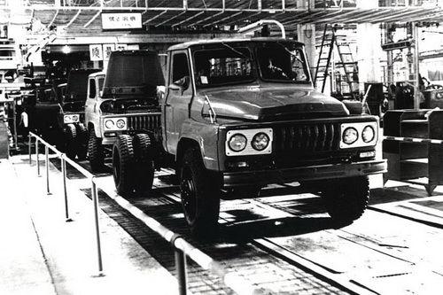 销量超百万辆，曾占据国内卡车市场六成份额，40年后再看东风EQ140依旧经典 - 第2张