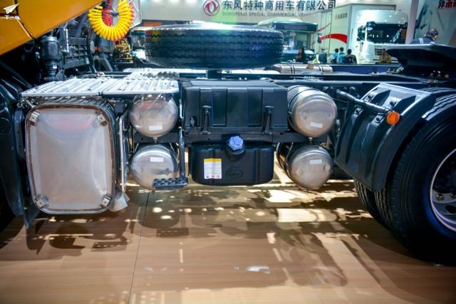 柳汽也有高配置车型 乘龙H7高端重卡评测 - 第8张 - 提加商用车网 柳汽也有高配置车型 乘龙H7高端重卡评测 - 第8张