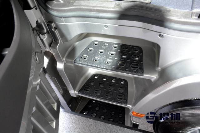 来自韩国的卡车 四川现代创虎旗舰重卡图解