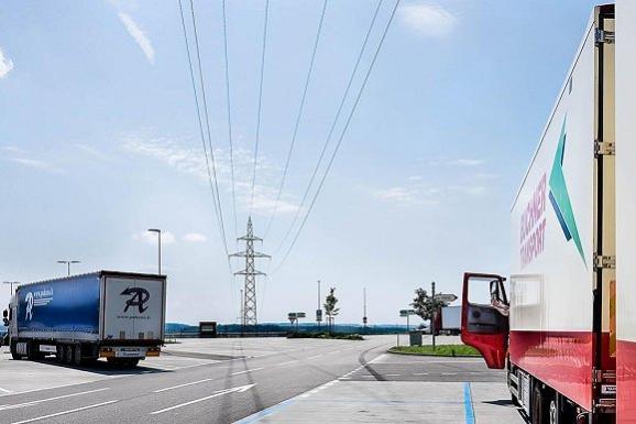 集体诉苦 欧洲卡车司机的生活竟然也不好过 - 第2张 - 提加商用车网 集体诉苦 欧洲卡车司机的生活竟然也不好过 - 第2张