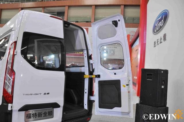 还是国内特供版?福特换代新全顺实拍 - 第10张 - 提加商用车网 还是国内特供版?福特换代新全顺实拍 - 第10张