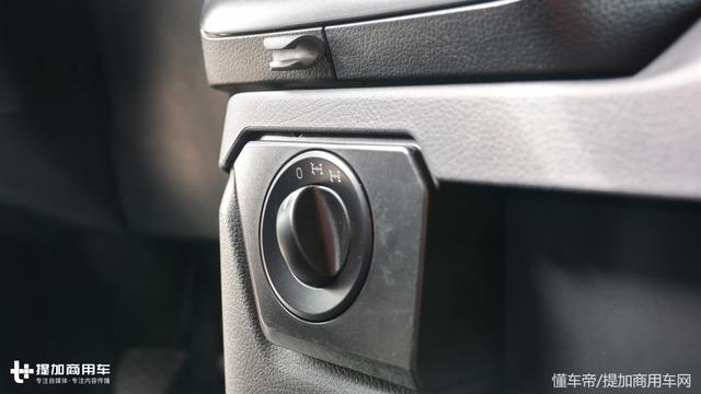 这辆6X4的奔驰Actros牵引车只有一个卧铺,它到底是用来运啥的? - 第16张 - 提加商用车网 这辆6X4的奔驰Actros牵引车只有一个卧铺,它到底是用来运啥的? - 第16张