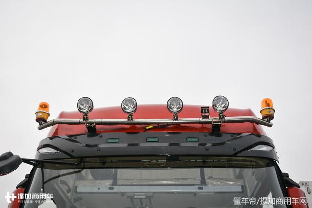 600马力能拉250吨,国产最强8x8,陕汽德龙X3000大件牵引车详解 - 第3张 - 提加商用车网 600马力能拉250吨,国产最强8x8,陕汽德龙X3000大件牵引车详解 - 第3张