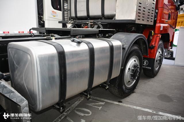 600马力能拉250吨,国产最强8x8,陕汽德龙X3000大件牵引车详解 - 第19张 - 提加商用车网 600马力能拉250吨,国产最强8x8,陕汽德龙X3000大件牵引车详解 - 第19张