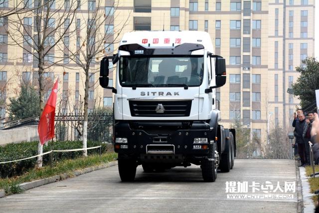 重汽最强技术卡车亮相 汕德卡今年目标还是国产第一高端重卡 - 第4张 - 提加商用车网 重汽最强技术卡车亮相 汕德卡今年目标还是国产第一高端重卡 - 第4张