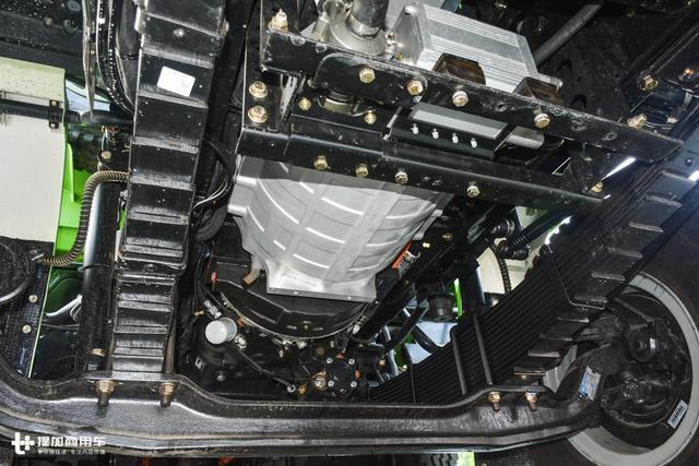 600马力牵引车，自动挡电动自卸车，陕汽重卡年中会车型抢先看