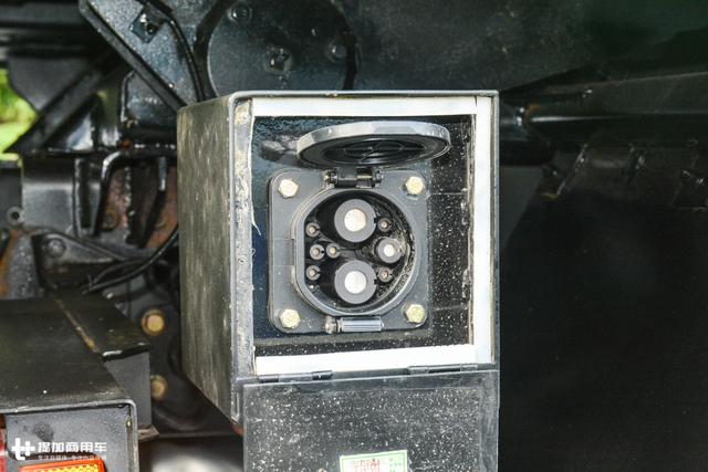 600马力牵引车，自动挡电动自卸车，陕汽重卡年中会车型抢先看