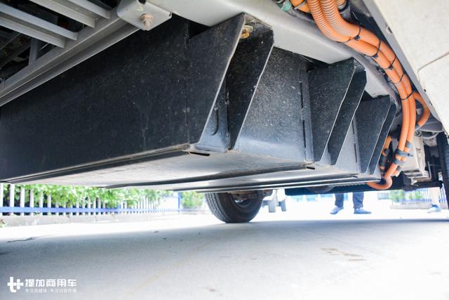 拉货的面包车也流行纯电动了？恒天纯电动面包物流车深度体验评测 - 第9张