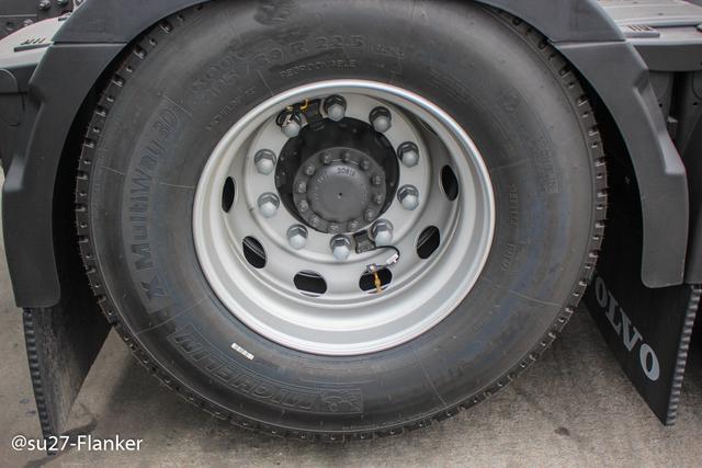 6x4和4X2自由切换，国内首辆沃尔沃最新黑科技卡车详解 - 第18张