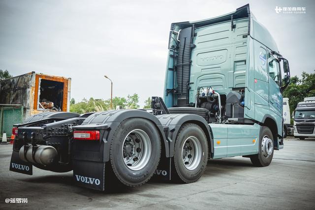 6x4和4X2自由切换，国内首辆沃尔沃最新黑科技卡车详解 - 第19张