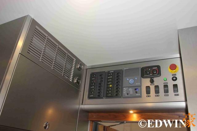 不越野无房车 奔驰乌尼莫克底盘阿莫迪罗房车实拍 - 第28张