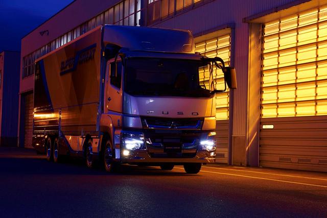 后视镜都有雨刮器，奢华到不敢想象？日本三菱新款重卡详解