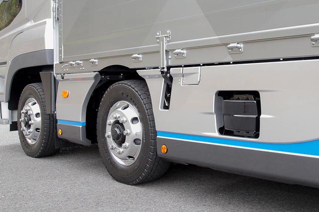 后视镜都有雨刮器，奢华到不敢想象？日本三菱新款重卡详解