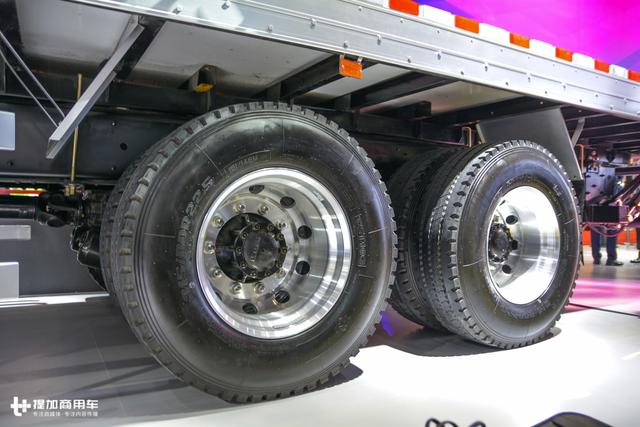 庆铃引进了最帅的五十铃新款重卡,可惜内饰配置太低不够厚道 - 第26张 - 提加商用车网 庆铃引进了最帅的五十铃新款重卡,可惜内饰配置太低不够厚道 - 第26张