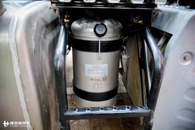 千升大油箱+近一米超宽卧铺？500马力解放新J6P重卡详解 - 第21张