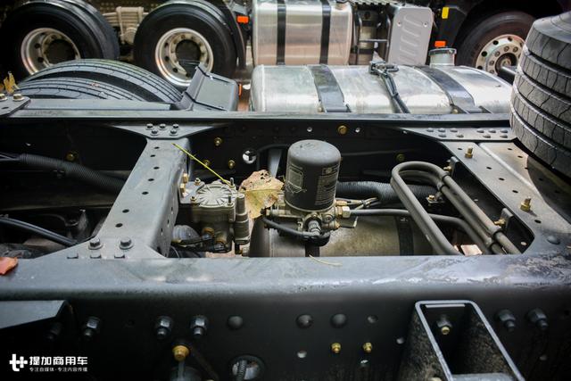 千升大油箱+近一米超宽卧铺？500马力解放新J6P重卡详解 - 第20张