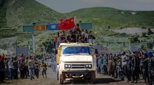 别只夸《战狼2》，影片中的这款30多年前的卡车也曾为国增光 - 第1张