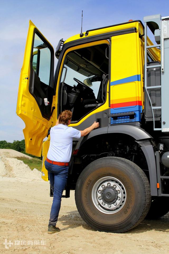 国产自卸车肯定拼不过,Ginaf和MAN自卸车最后一轴能转向 - 第20张 - 提加商用车网 国产自卸车肯定拼不过,Ginaf和MAN自卸车最后一轴能转向 - 第20张