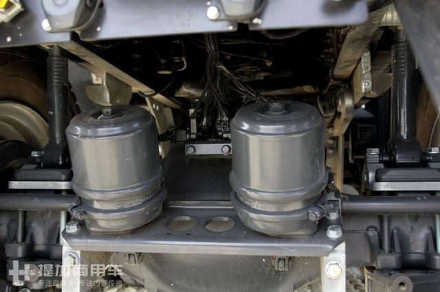 国产自卸车肯定拼不过,Ginaf和MAN自卸车最后一轴能转向 - 第24张 - 提加商用车网 国产自卸车肯定拼不过,Ginaf和MAN自卸车最后一轴能转向 - 第24张