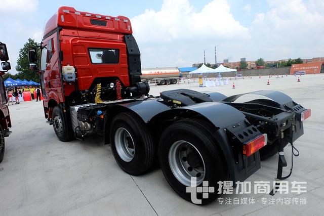 自重最轻7.9吨，10万公里长换油，解放J6危化品牵引车详解 - 第6张